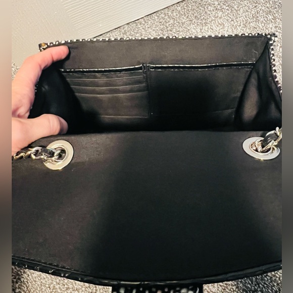 The Limited black and white herringbone shoulder bag with chain strap - Picture 6 of 9